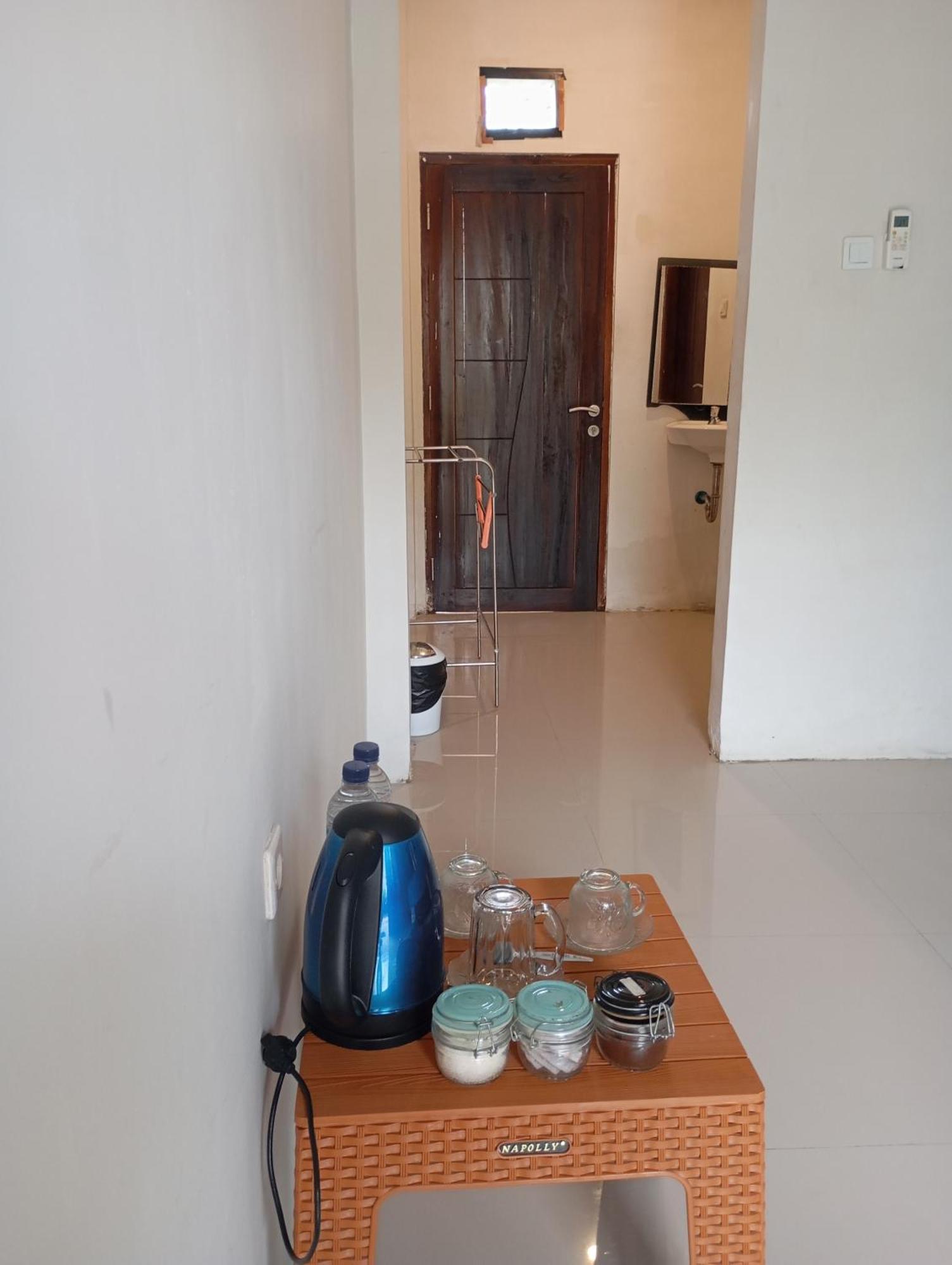 Wl Guesthouse Labuan Bajo Buitenkant foto