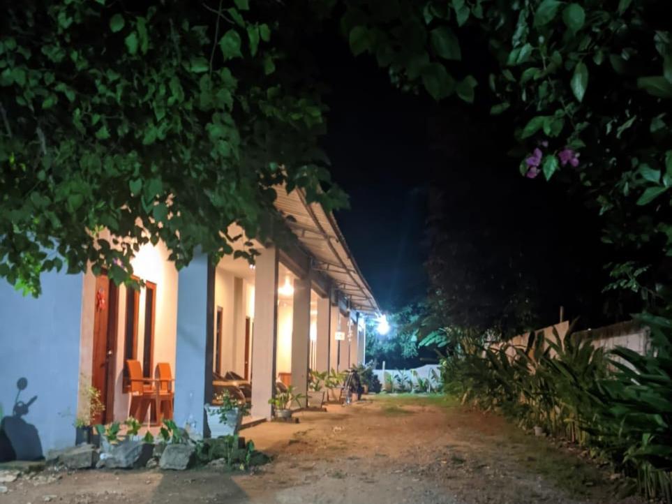 Wl Guesthouse Labuan Bajo Buitenkant foto