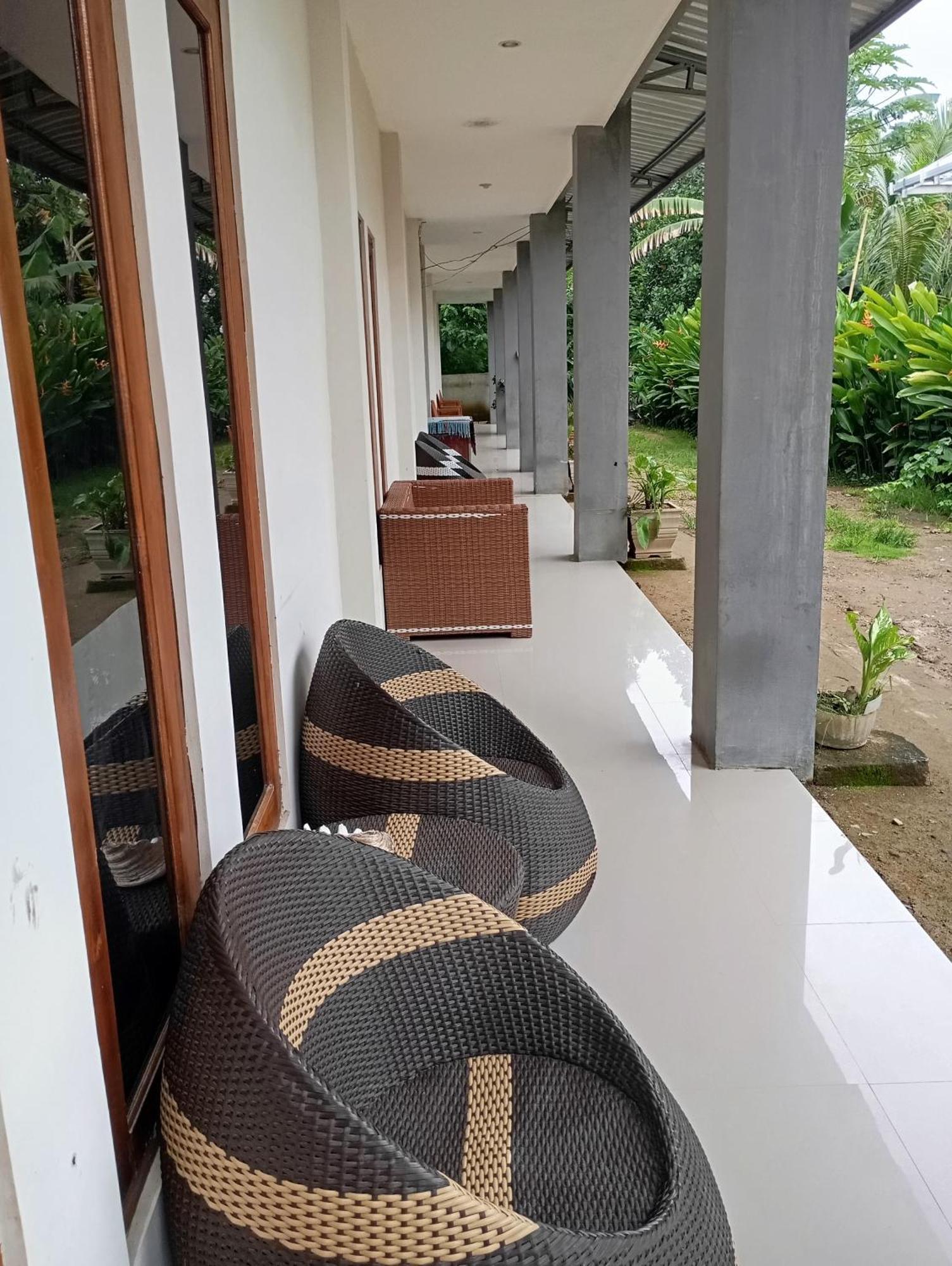 Wl Guesthouse Labuan Bajo Buitenkant foto