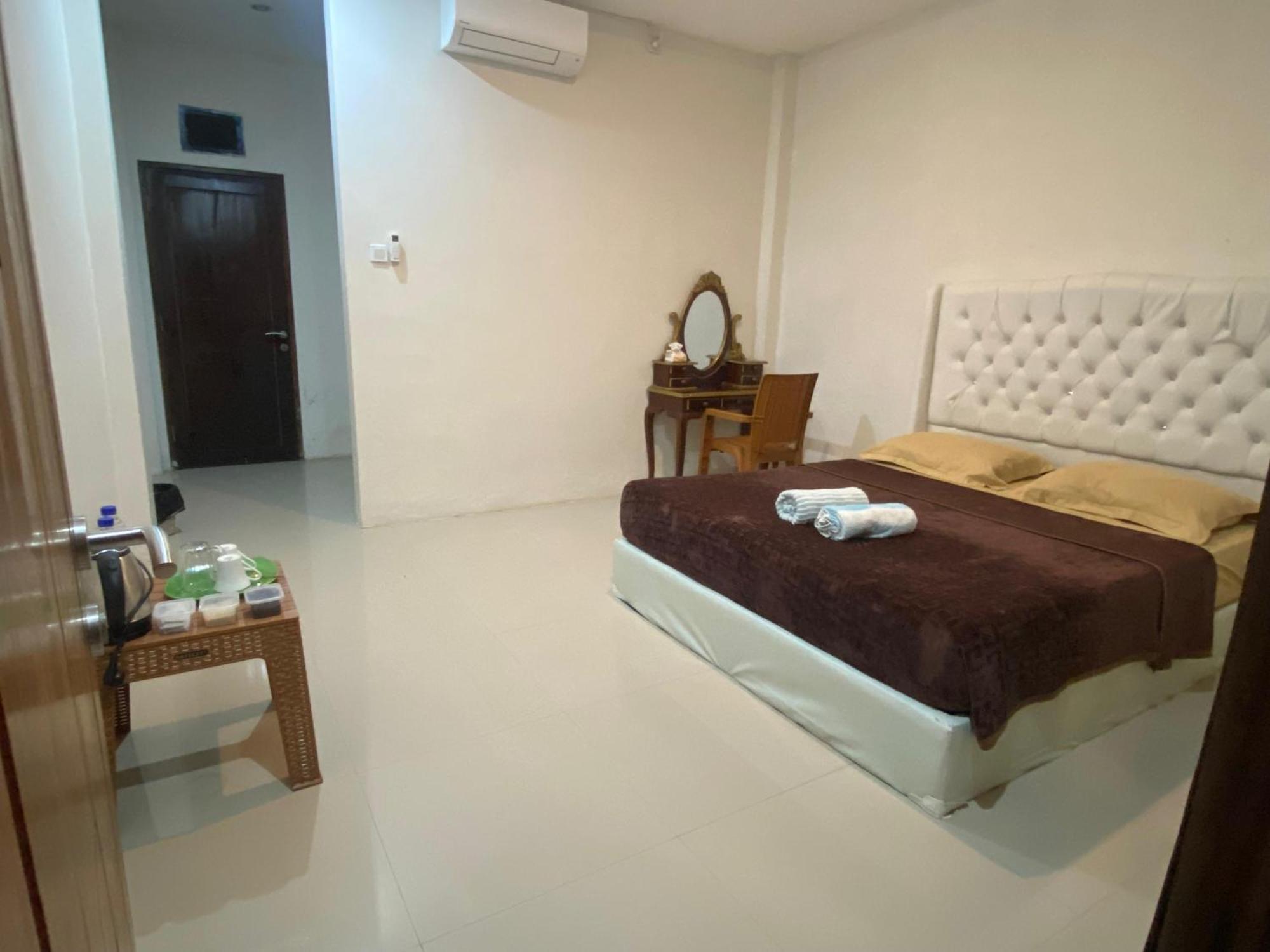 Wl Guesthouse Labuan Bajo Buitenkant foto