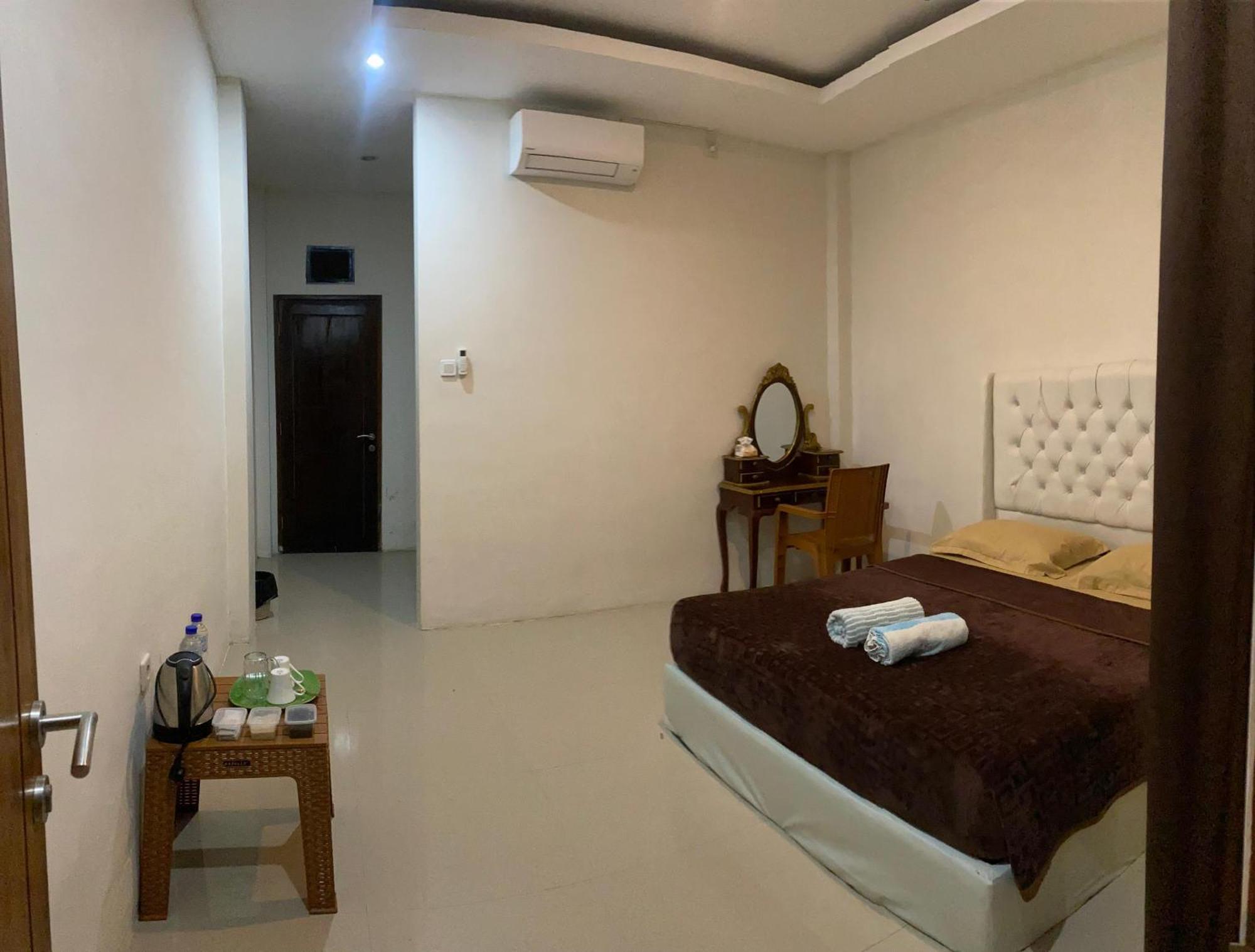 Wl Guesthouse Labuan Bajo Buitenkant foto